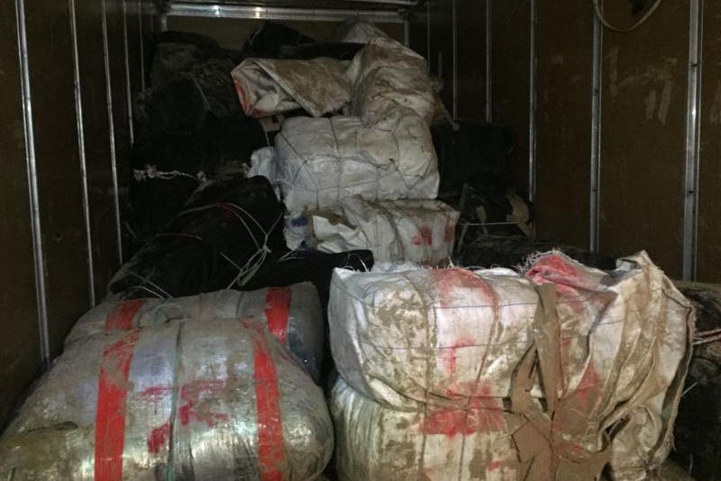 Autocarro con 1,5 tonnellate di marijuana, due arrestati