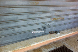 Squinzano. Colpi di fucile contro negozio di alimentari - Corriere Salentino