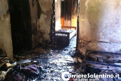 Fiamme in aperta campagna, distrutto un casolare. Si indaga - Corriere Salentino