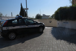 Fiamme nel garage, notte da incubo in via Alberione. Trenta famiglie evacuate - Corriere Salentino