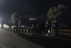 Dopo lo schianto, l'auto si ribalta e prende fuoco: due feriti gravi - Corriere Salentino