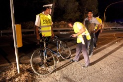 Auto travolge ciclista sulla Lecce-San Cataldo, ferito in ospedale - Corriere Salentino
