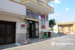 Pistola in pugno rapinano tabaccheria, in due fuggono col bottino