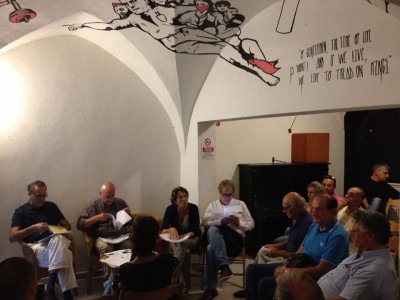 1291288_10201262175349771_1081418494_n