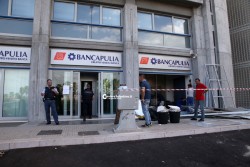Fanno saltare in aria il bancomat, ma il colpo fallisce - Corriere Salentino