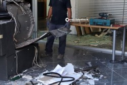 Fanno saltare in aria il bancomat, ma il colpo fallisce - Corriere Salentino