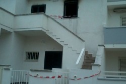 Fiamme nella villetta estiva, mistero a Torre San Giovanni - Corriere Salentino