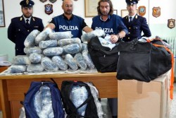 Operazione antidroga. La polizia sequestra oltre 360 kg di marijuana - Corriere Salentino