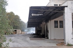 Incendio nel frantoio, fiamme spente dopo diverse ore - Corriere Salentino