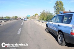 Rocambolesco incidente sulla Lecce – Gallipoli, auto si schianta contro guard-rail - Corriere Salentino