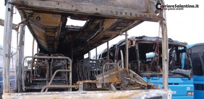 autobus-fiamme