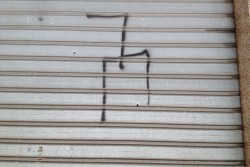 Un'altra notte da "Far West": nove pistolettate contro negozio ed abitazione - Corriere Salentino