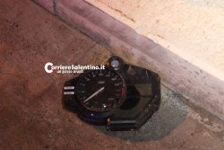 Si schianta con la moto contro la rotatoria, grave 41enne - Corriere Salentino