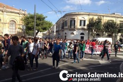 Diritto allo studio, studenti in piazza - Corriere Salentino
