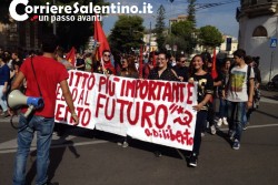 Diritto allo studio, studenti in piazza - Corriere Salentino