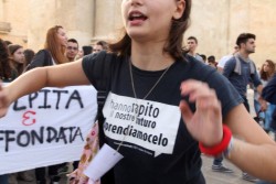 Diritto allo studio, studenti in piazza - Corriere Salentino