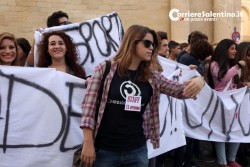 Diritto allo studio, studenti in piazza - Corriere Salentino