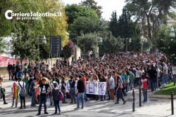 Diritto allo studio, studenti in piazza - Corriere Salentino