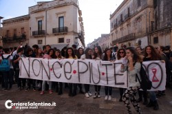 Diritto allo studio, studenti in piazza - Corriere Salentino
