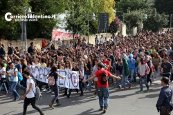Diritto allo studio, studenti in piazza - Corriere Salentino