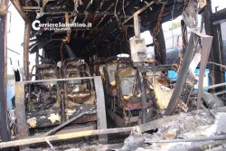 Quattro autobus in fiamme sulla Maglie-Otranto - Corriere Salentino
