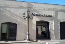 Assalto armato all’Unicredit, ferito cassiere. Bottino 300mila euro - Corriere Salentino