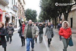 Tornano a protestare i lavoratori degli appalti per le pulizie delle scuole - Corriere Salentino