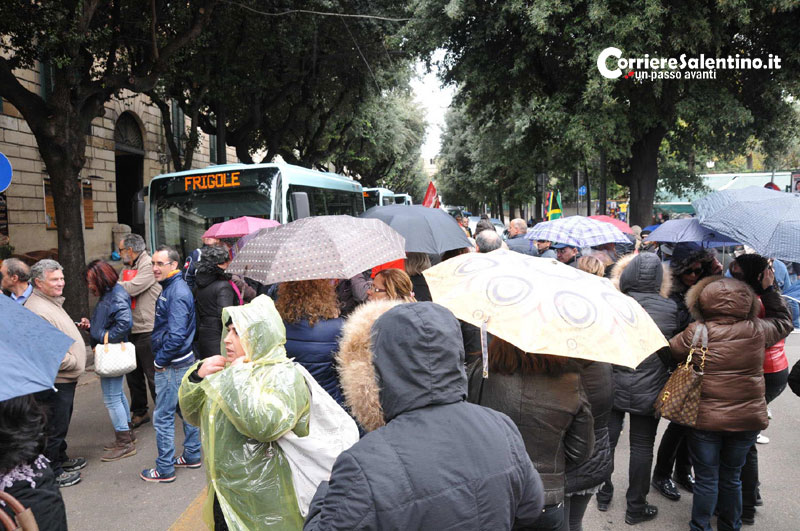 Appalti pulizie scuole, i lavoratori ottengono un incontro in Regione per domani