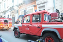 Friggitrice dimenticata accesa, via Cesare Battisti invasa da fumo e puzza - Corriere Salentino