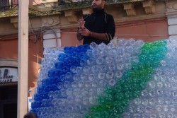 Il primo albero di Natale ecosostenibile di Monteroni - Corriere Salentino