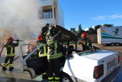 Esercitazione dei Vigili del Fuoco e dei volontari di Protezione Civile a Caprarica - Corriere Salentino