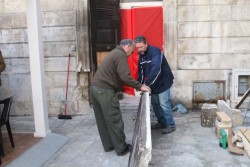 Attentato nella notte, bomba contro il "Bar Paisiello". Cresce la paura in città - Corriere Salentino