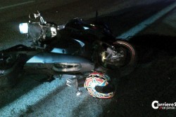 Violento schianto tra auto e moto: centauro grave in ospedale - Corriere Salentino