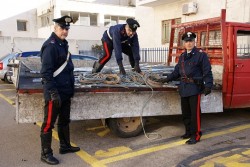 A caccia di rame nella marina isolata, ma arrivano i carabinieri: due arresti - Corriere Salentino