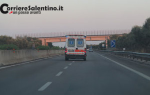 CRONACA_ambulanza-strada