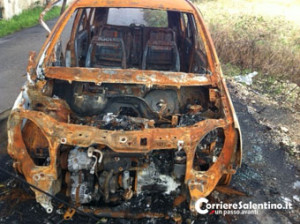 CRONACA_auto-bruciata-3-(3)