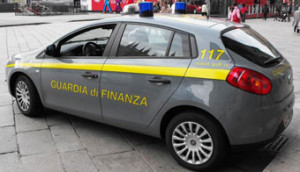 CRONACA_finanza-auto-giorno