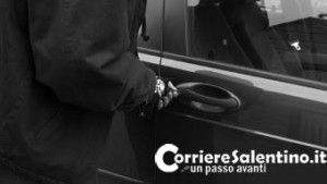CRONACA_furto-auto32