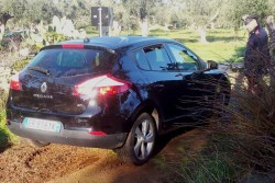 Sradicano bancomat dell'ospedale, poi rapinano auto per la fuga: è caccia alla banda - Corriere Salentino