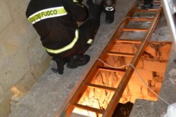 Risucchiati nella voragine della casa-rifugio: nella cisterna i cadaveri di due clochard - Corriere Salentino