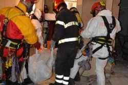 Risucchiati nella voragine della casa-rifugio: nella cisterna i cadaveri di due clochard - Corriere Salentino