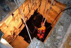 Risucchiati nella voragine della casa-rifugio: nella cisterna i cadaveri di due clochard - Corriere Salentino