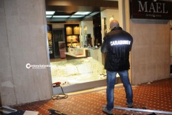 Assalto notturno in gioielleria, ladri sfondano vetrata e fuggono con ori e gioielli - Corriere Salentino