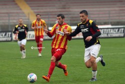 Il Lecce batte 2 – 0 il Benevento e sale al terzo posto - Corriere Salentino