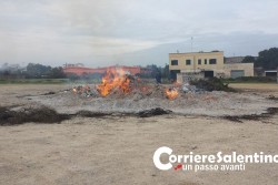 Brucia la fòcara di Maglie con tre giorni di anticipo: è caccia ai vandali - Corriere Salentino
