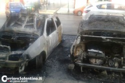 Notte di fuoco a Copertino, quattro auto in fiamme - Corriere Salentino