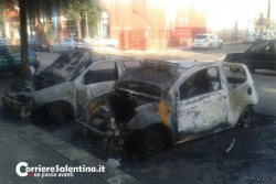 Notte di fuoco a Copertino, quattro auto in fiamme - Corriere Salentino