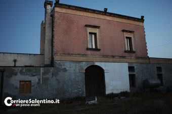 Bracciante morto sotto il sole: blitz dei carabinieri nella masseria “Boncuri”
