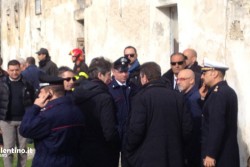 Risucchiati nella voragine della casa-rifugio: nella cisterna i cadaveri di due clochard - Corriere Salentino