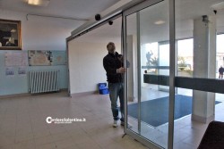 Sradicano bancomat dell'ospedale, poi rapinano auto per la fuga: è caccia alla banda - Corriere Salentino